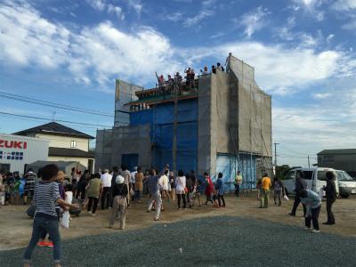 餅まきスタート