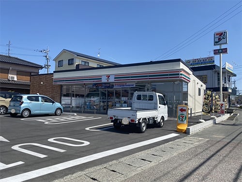 セブンイレブン荒尾山の手店