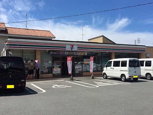 セブンイレブン東屋形店