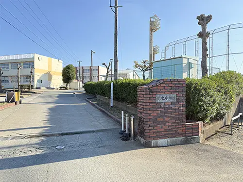 荒木中学校
