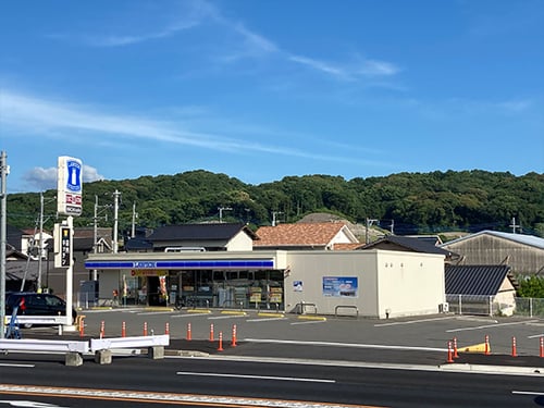 ローソン麓駅前店