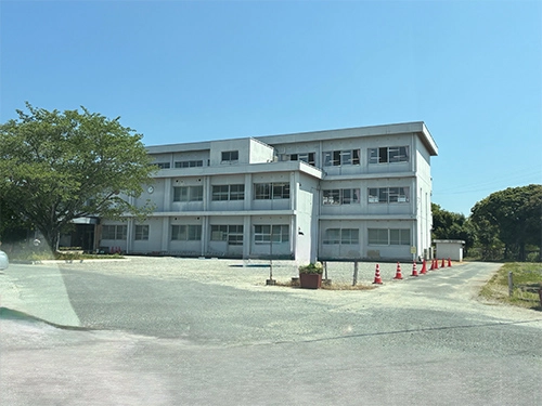 鳥栖小学校