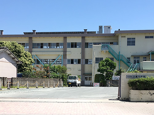 上妻小学校